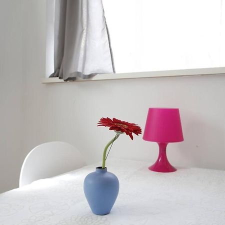 Sunny Apartment At Rostock - Pink Екстериор снимка