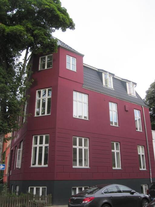Sunny Apartment At Rostock - Pink Екстериор снимка